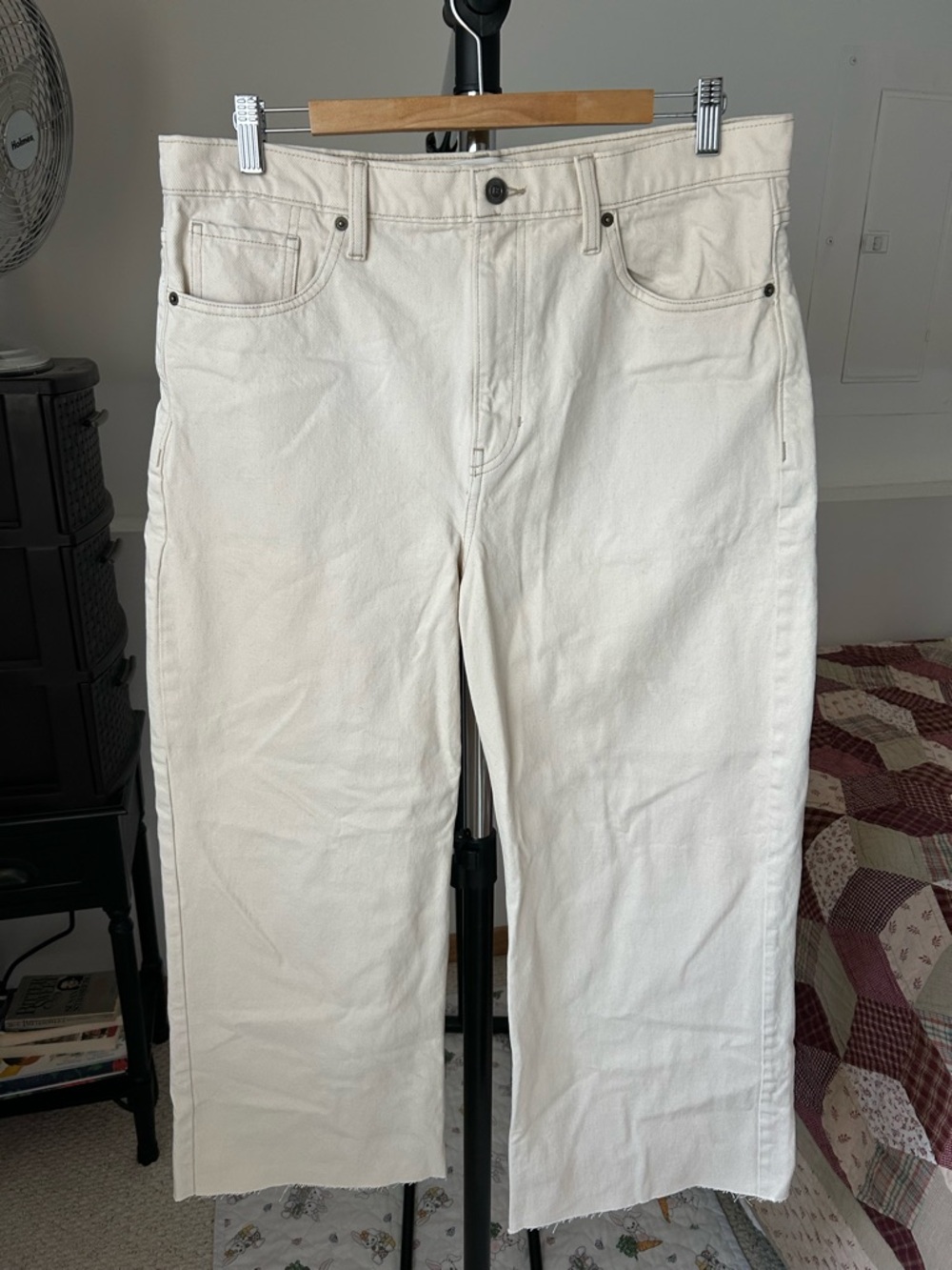 Banana Republic High Rise Rigid Wide Leg Jeans 32